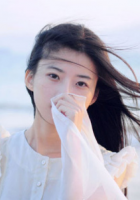 姜先生擁妻入懷